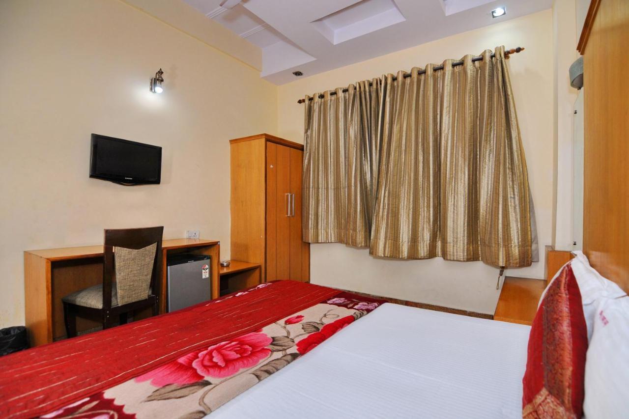 Hotel Tjs Grand Delhi (National Capital Territory of India) Exterior foto