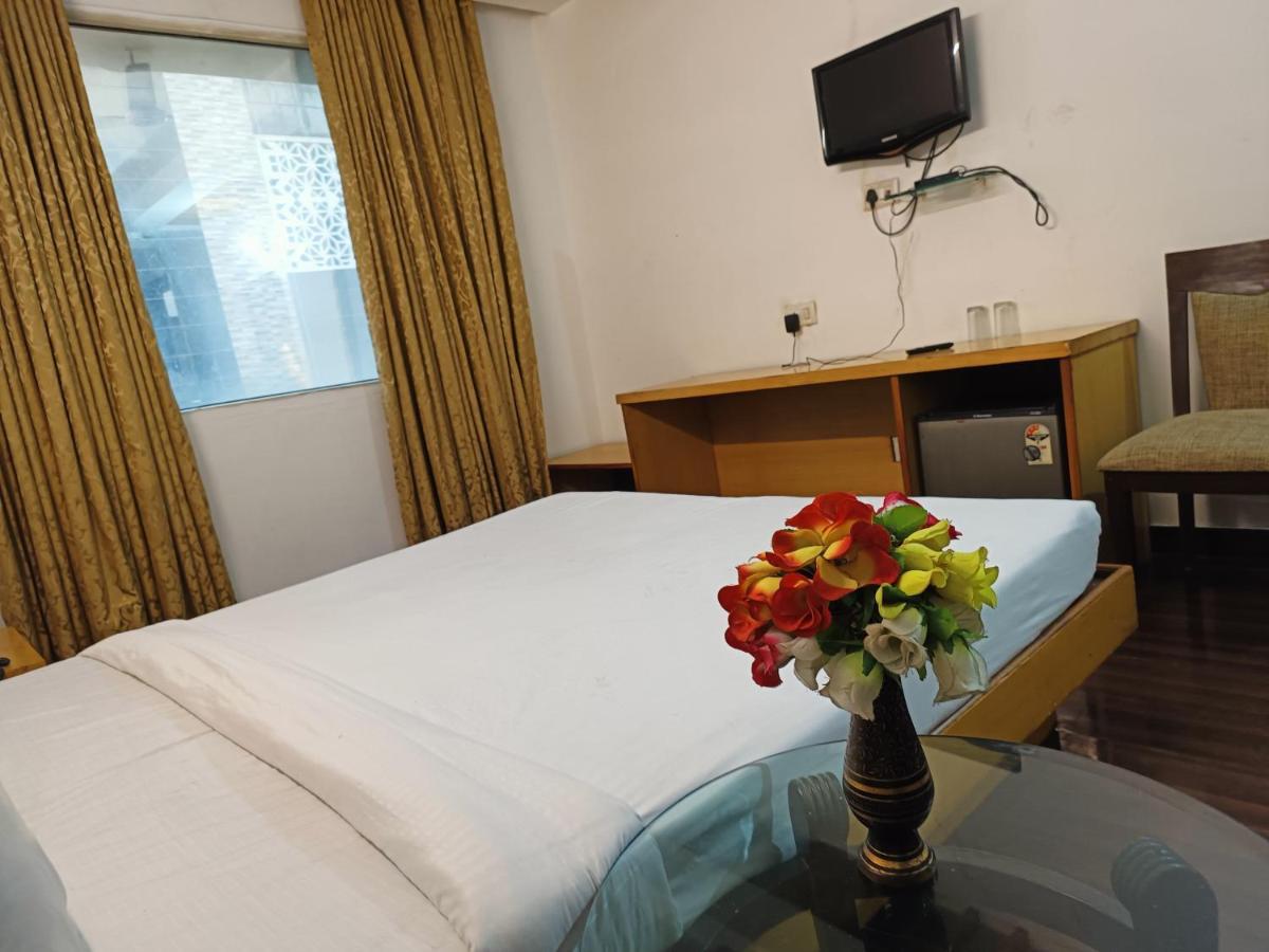 Hotel Tjs Grand Delhi (National Capital Territory of India) Exterior foto