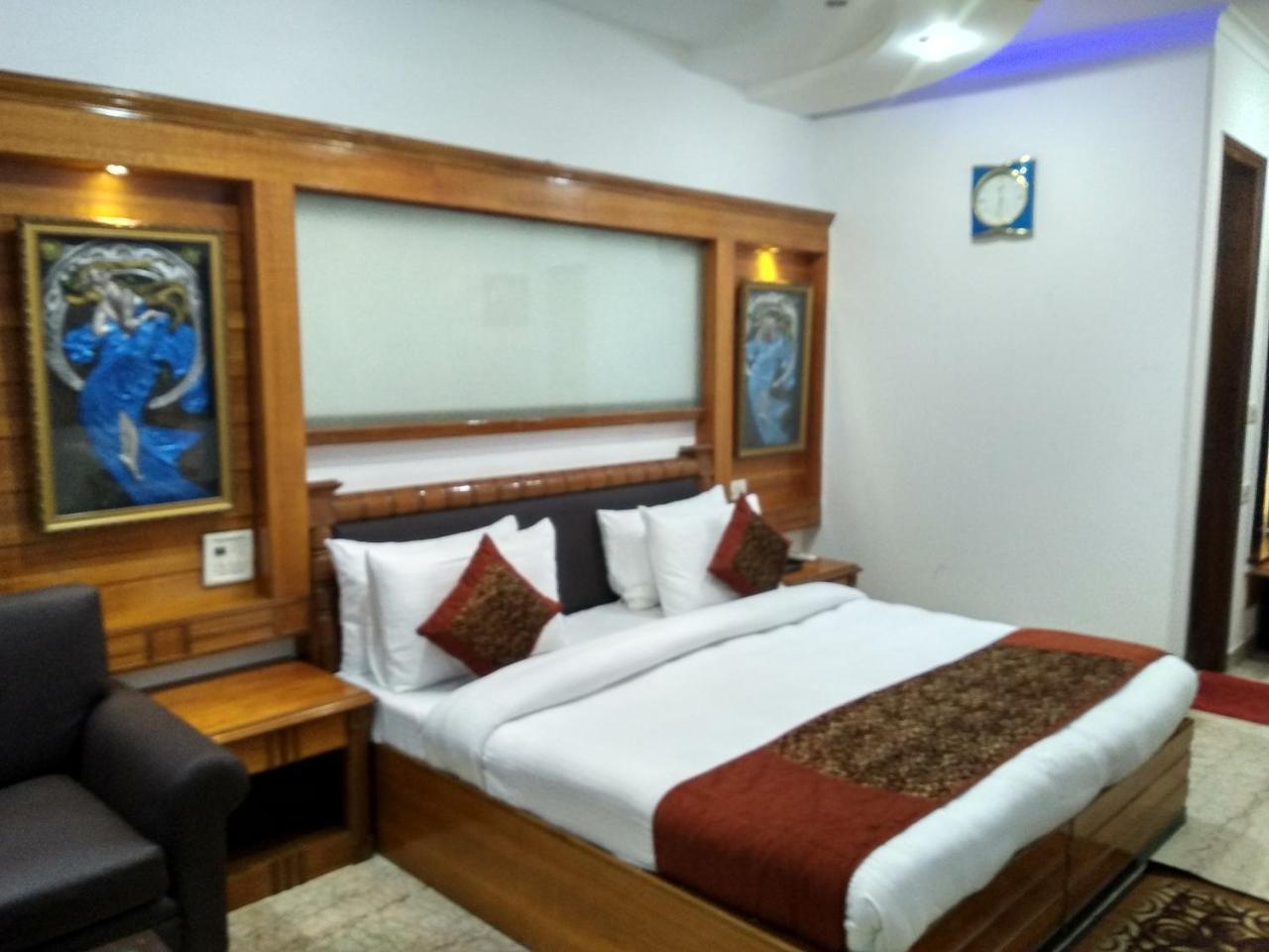 Hotel Tjs Grand Delhi (National Capital Territory of India) Exterior foto