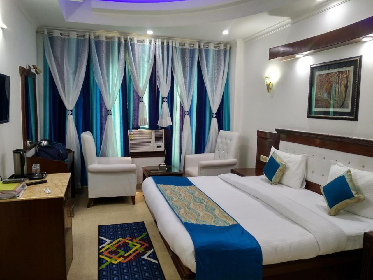 Hotel Tjs Grand Delhi (National Capital Territory of India) Exterior foto