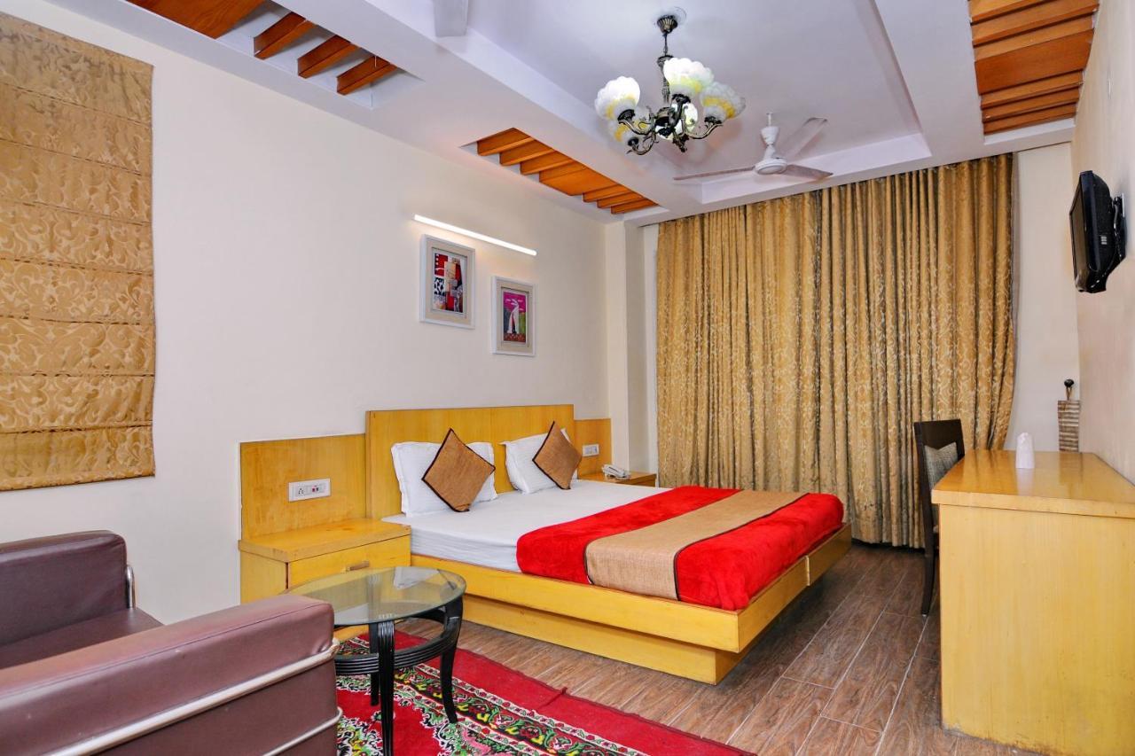 Hotel Tjs Grand Delhi (National Capital Territory of India) Exterior foto